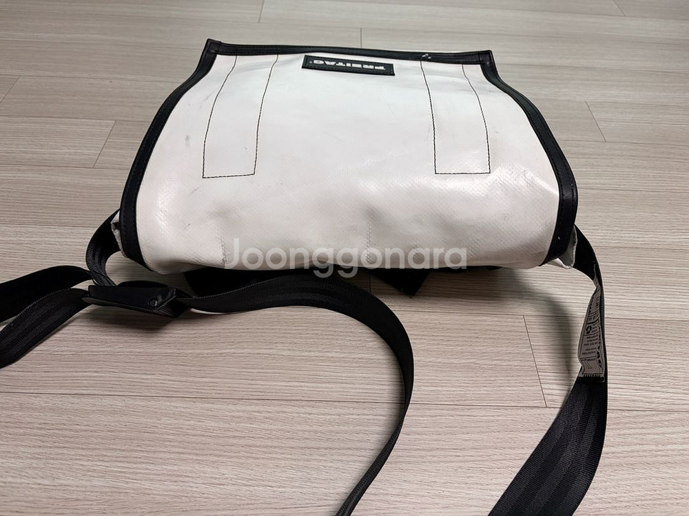 프라이탁 덱스터 올 흰--2