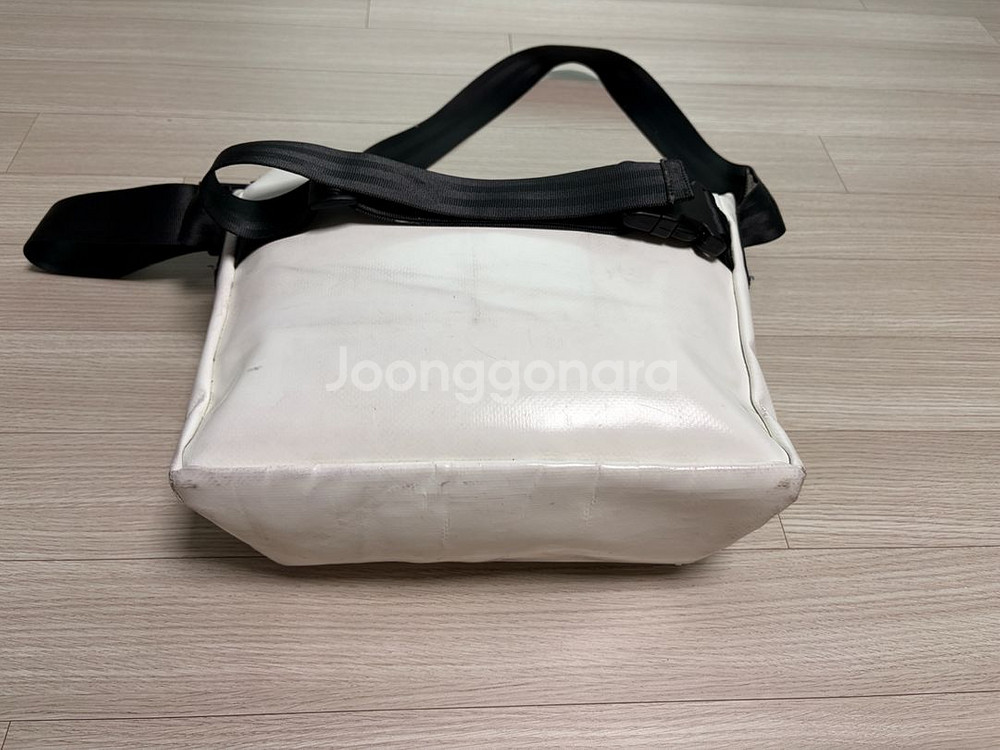 프라이탁 덱스터 올 흰--3