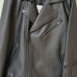 가죽 라이더자켓(해외판) 100호(53cmX66cm)거의새옷!