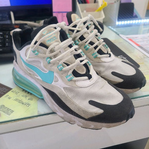 나이키 에어맥스270리액트 245