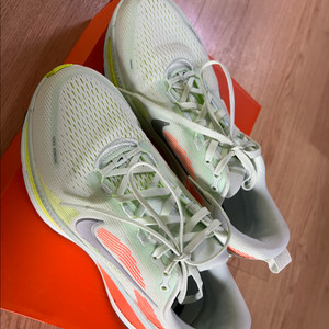 나이키 보메로18 265