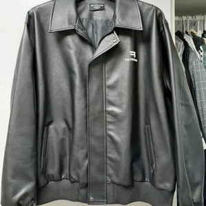 발렌시아가 레더자켓