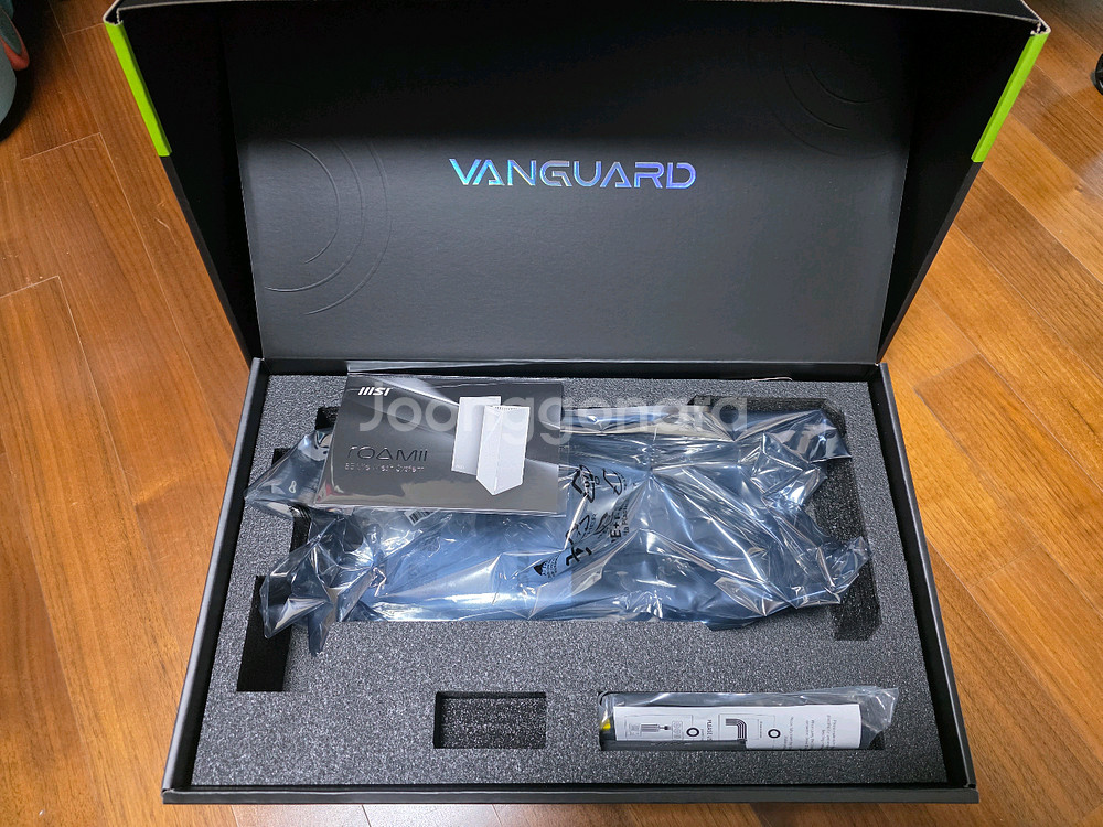 RTX5090 뱅가드 팝니다. (25.10월 구매)--2