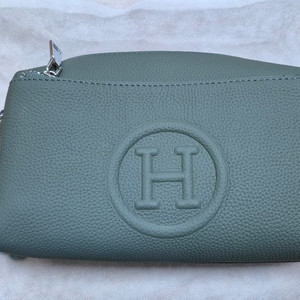 H 로고 수제가방 크로스백 팝니다