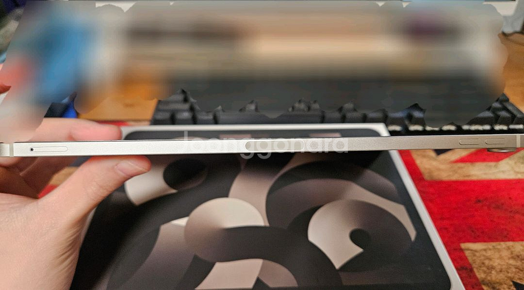 아이패드 에어 5세대 스타라이트 64GB 셀룰러 모델 팝니다.--12