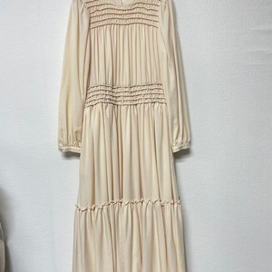 르블랑페이우 셔링 플레어 원피스(리오셀)