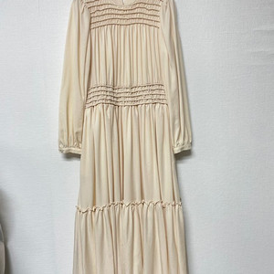 르블랑페이우 셔링 플레어 원피스(리오셀)