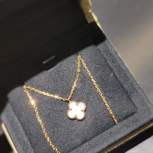 반클리프 아펠 알함브라 스위트 마더오브펄 목걸이