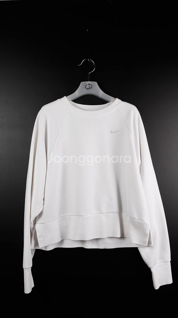 나이키 여성 맨투맨--1