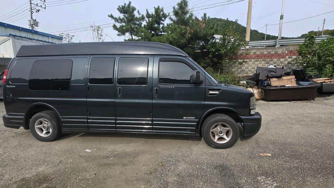 쉐보레 익스플로우밴 캠핑카 1500만원 이미지