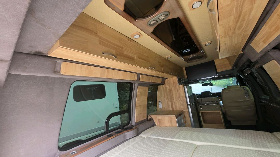 쉐보레 익스플로우밴 캠핑카 1500만원 이미지