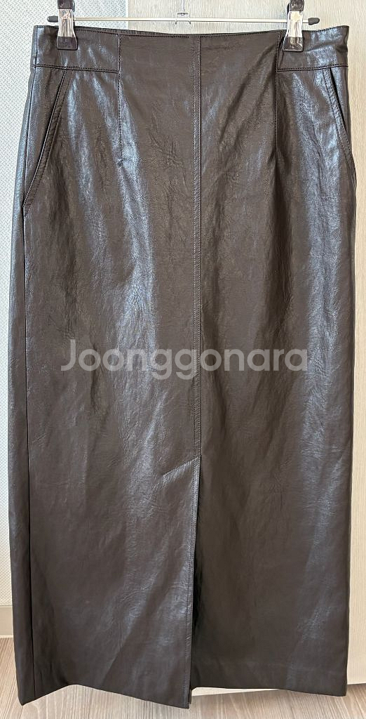 잇미샤 에코 레더 슬릿 스커트 브라운--1