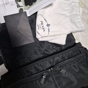 프라다 나일론 크로스백