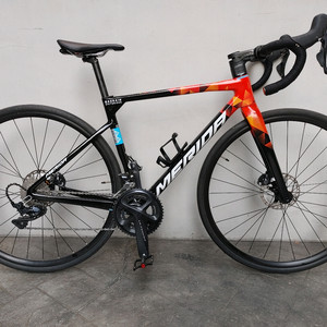 23년 메리다 스컬트라 5000 풀 울테그라 디스크 바레인 팀 모델 카본 로드자전거 xs사이즈 팔아요.