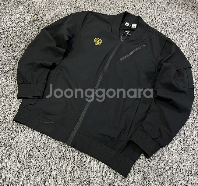 새상품급 스톤아일랜드 바람막이 자켓 100/L--0