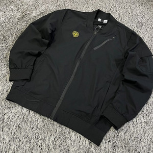 새상품급 스톤아일랜드 바람막이 자켓 100/L