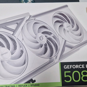 RTX 5080 불칸 화이트 팝니다.