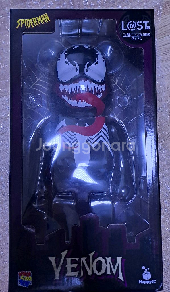 베어브릭 라스트원 400% 베놈 피규어입니다.--1