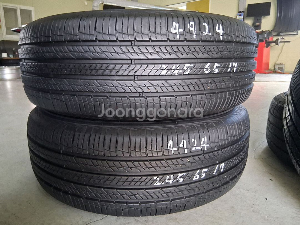 245/65R17 중고타이어2개--0