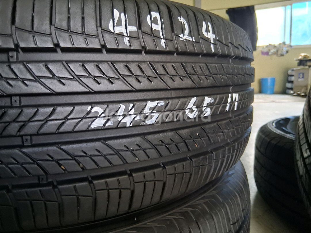 245/65R17 중고타이어2개--1