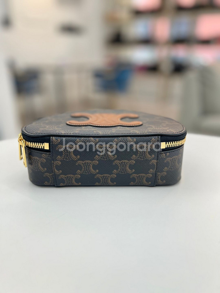 [중고명품 럭스올 울산점]셀린느 하프문 케이스 트리옹프 미니 토트백--3