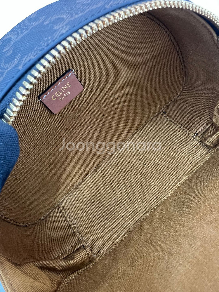 [중고명품 럭스올 울산점]셀린느 하프문 케이스 트리옹프 미니 토트백--4