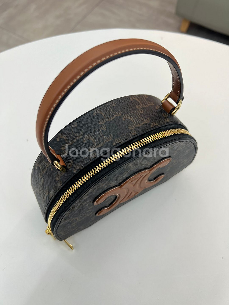 [중고명품 럭스올 울산점]셀린느 하프문 케이스 트리옹프 미니 토트백--7