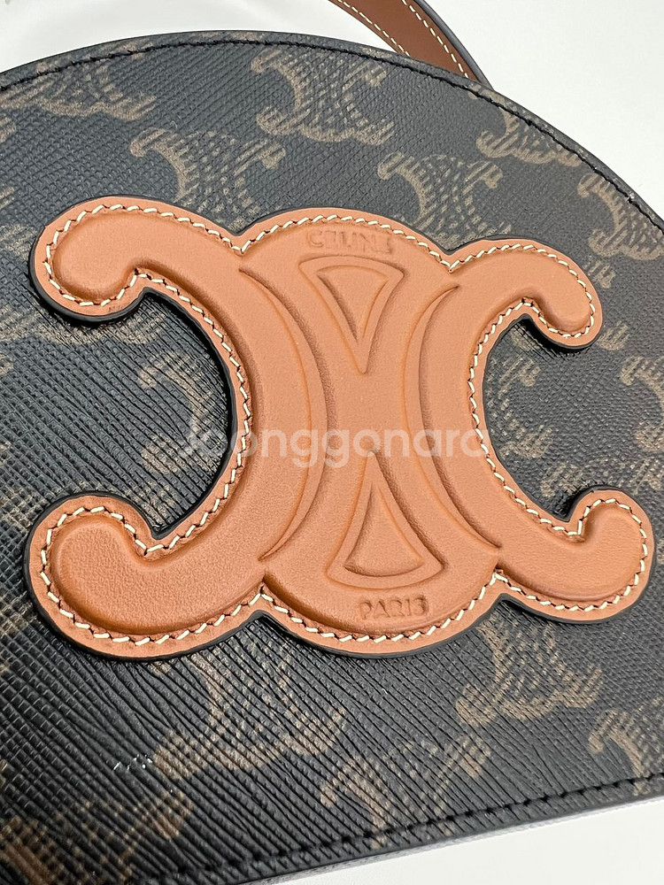 [중고명품 럭스올 울산점]셀린느 하프문 케이스 트리옹프 미니 토트백--9