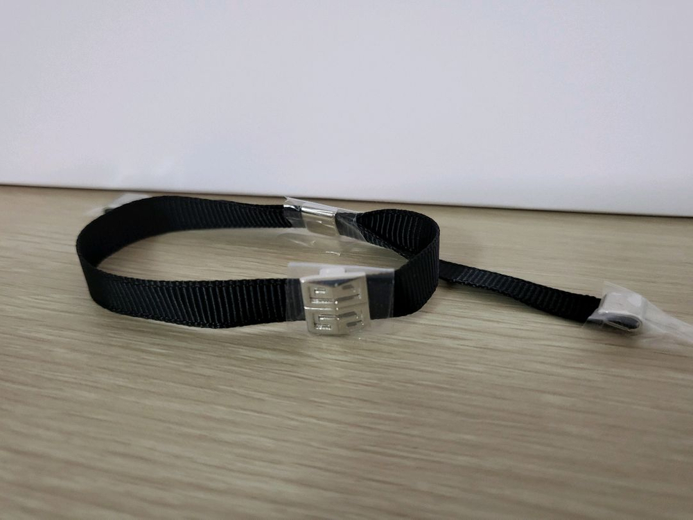 정품) 지방시 팔찌 브레이슬릿 (코스메틱)--2