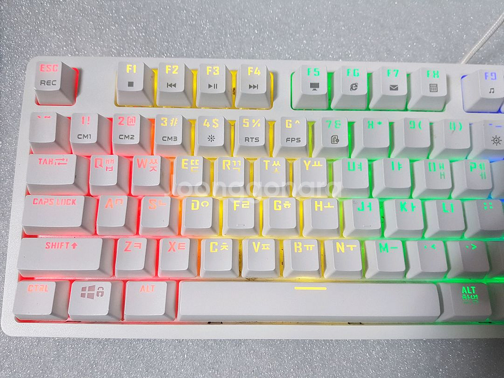 마이크로닉스 기계식 유선 키보드 입니다--1