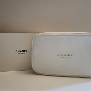 정품) 샤넬 화이트 파우치 (코스메틱)