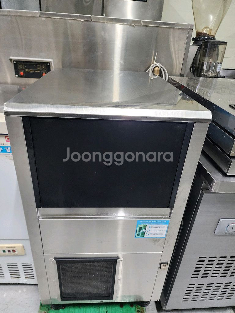 업소용 제빙기 50kg 공냉식 판매 합니다--2
