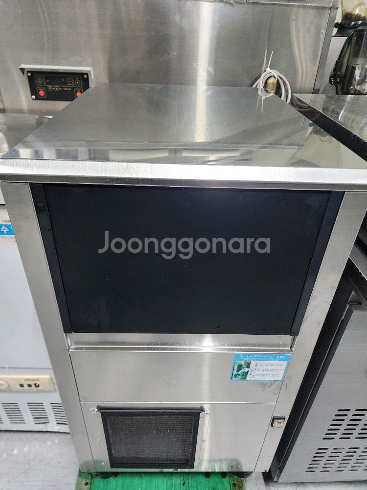업소용 제빙기 50kg 공냉식 판매 합니다--0