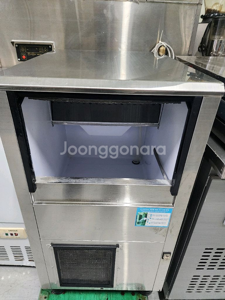 업소용 제빙기 50kg 공냉식 판매 합니다--3