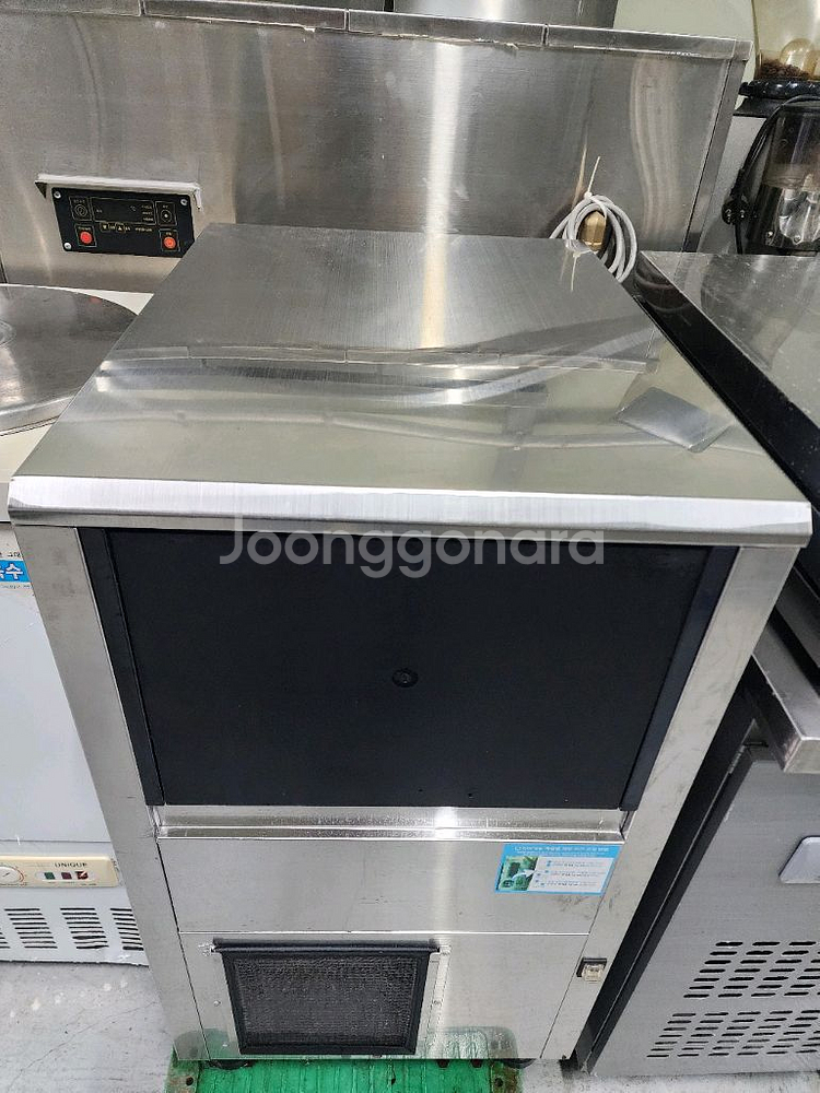 업소용 제빙기 50kg 공냉식 판매 합니다--6