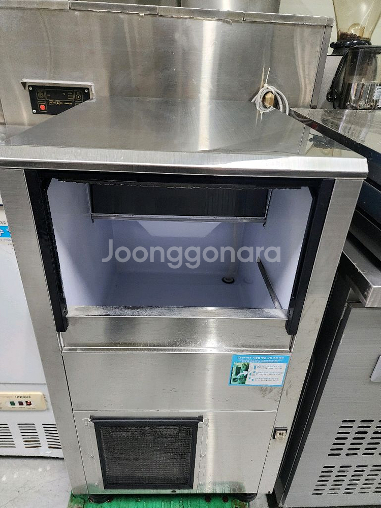 업소용 제빙기 50kg 공냉식 판매 합니다--5