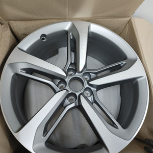 아우디 정품 20인치 알루미늄 휠 4H0 601 025 CB