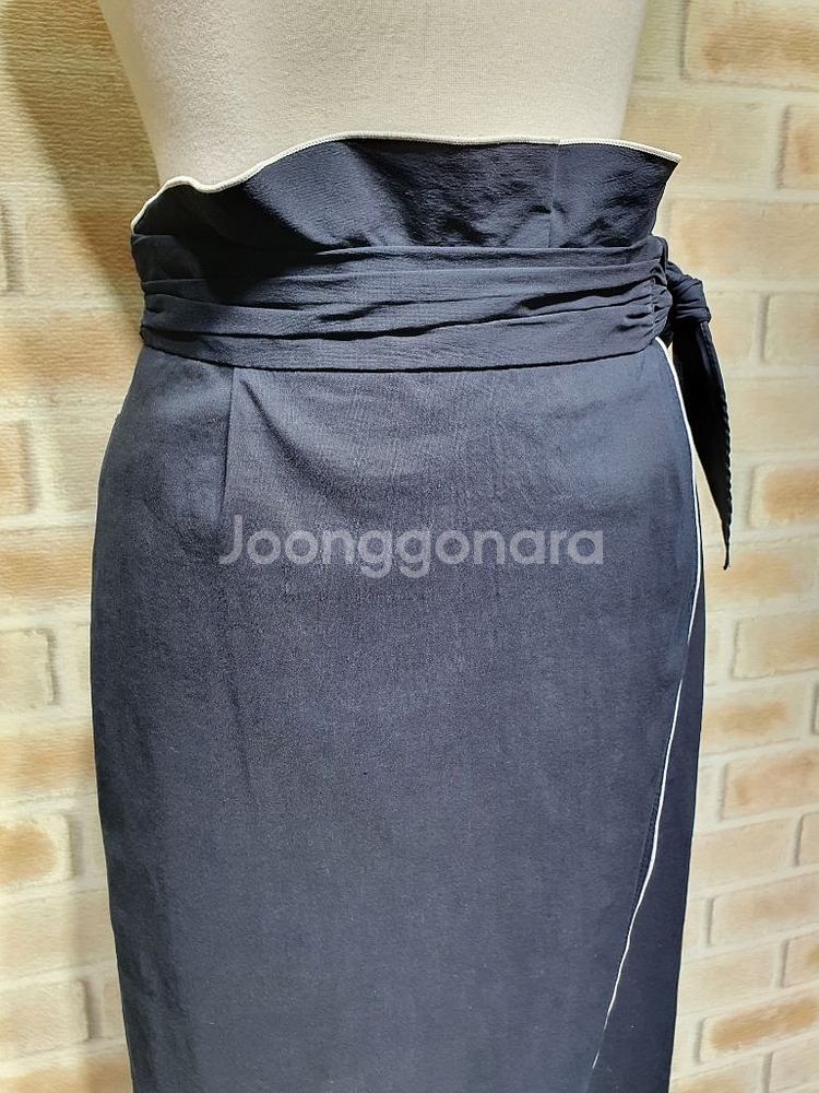 시슬리 정품 새것수준 리본벨트 랩 미디스커트26인치--4