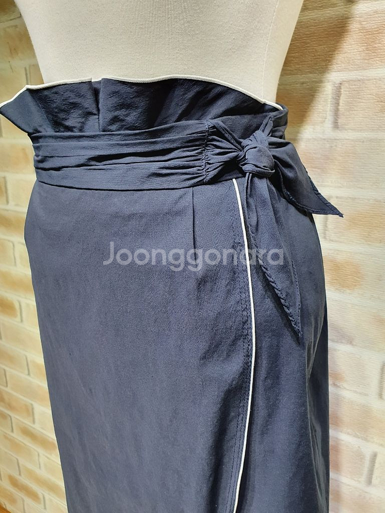 시슬리 정품 새것수준 리본벨트 랩 미디스커트26인치--5