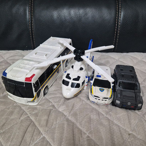 헬로카봇 케이캅스 합체로봇