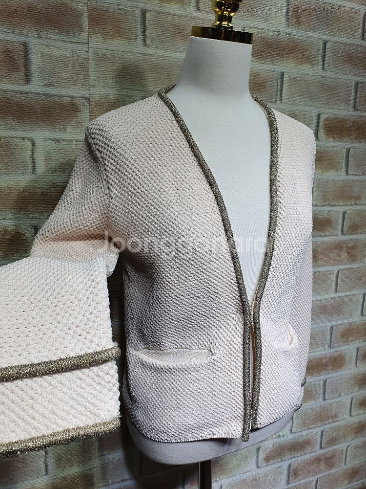 마쥬 정품 상태좋은 와플니팅 골드 배색 자켓 55--0