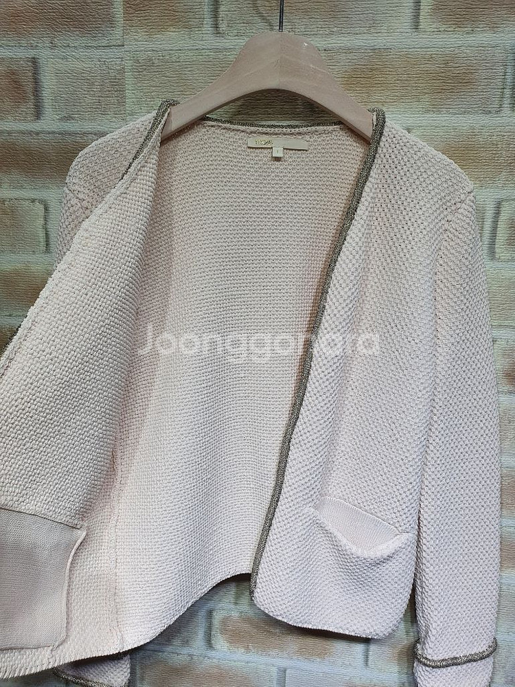 마쥬 정품 상태좋은 와플니팅 골드 배색 자켓 55--2