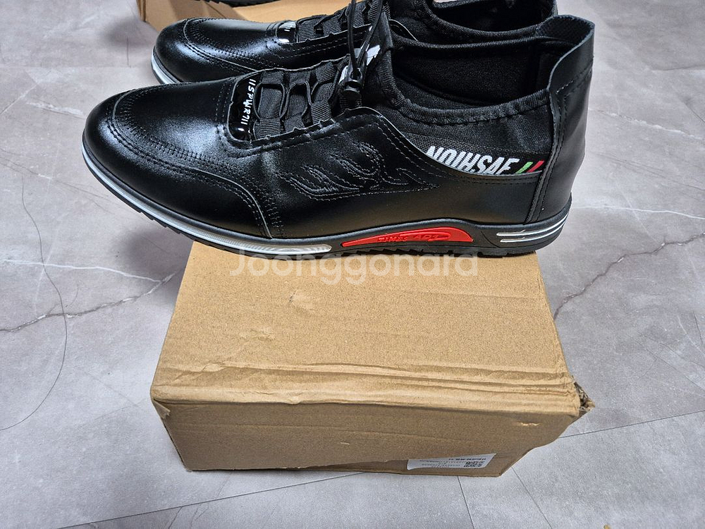 남성용 스니커즈 270사이즈--3