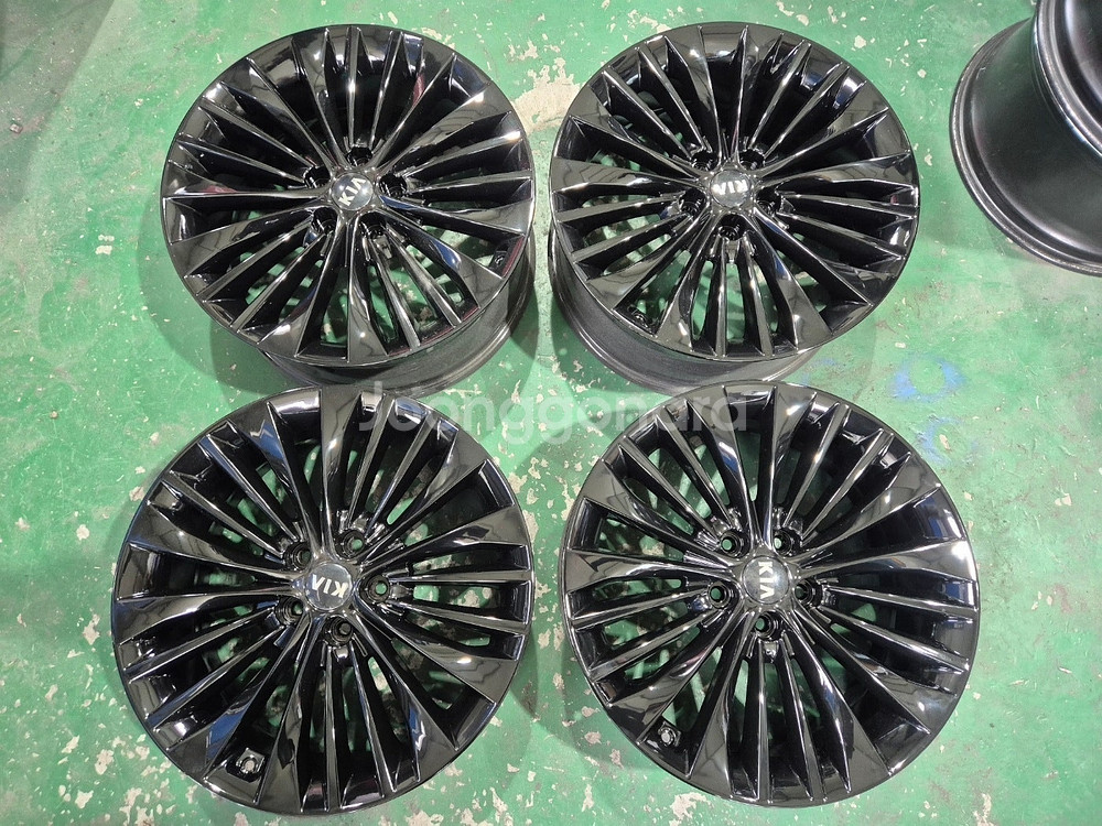 19인치 올뉴K7 유광블랙 순정휠 한대분 판매합니다--0