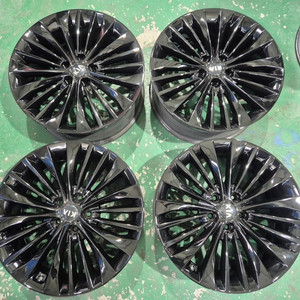 19인치 올뉴K7 유광블랙 순정휠 한대분 판매합니다