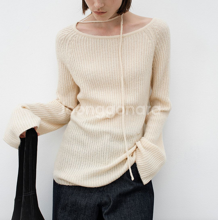 [아틀리에나인] 언발 넥 울 니트 스웨터--1