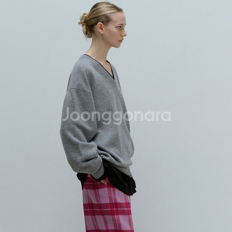 [문달] 딥 브이넥 니트 그레이--3