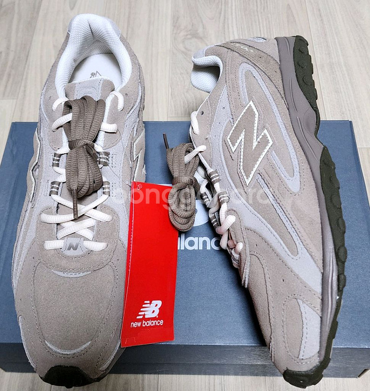 [280] 뉴발란스 204L 스웨이드 머쉬룸 애리드 스--3