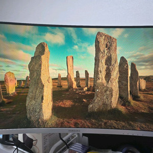 한성 울트론 2757c 144hz 커브드 모니터