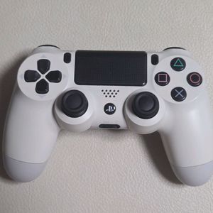 플스4 듀얼쇼크 구형입니다